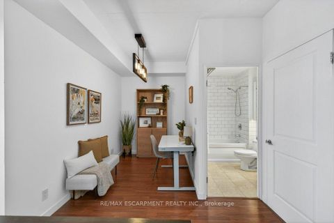 Photo 5 at 522 - 1 Shaw Street, Niagara, Toronto