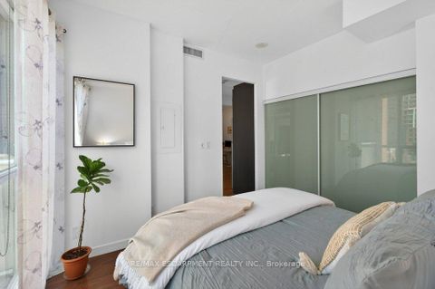 Photo 11 at 522 - 1 Shaw Street, Niagara, Toronto