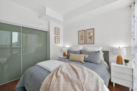 Photo 17 at 522 - 1 Shaw Street, Niagara, Toronto