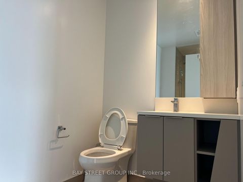 Photo 5 at 5207 - 3900 Confederation Parkway, City Centre, Mississauga