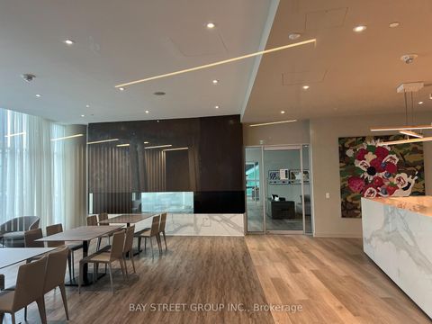 Photo 11 at 5207 - 3900 Confederation Parkway, City Centre, Mississauga