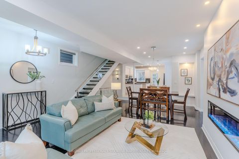 Photo 5 at 30 Boustead Avenue, Swansea, Toronto