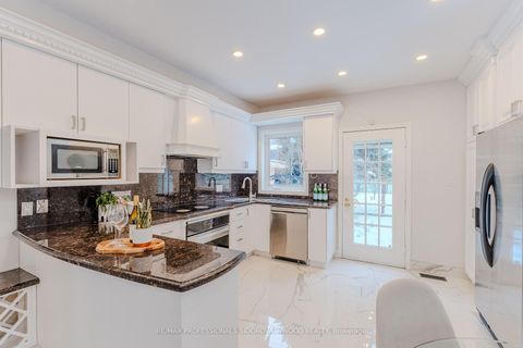 Photo 11 at 30 Boustead Avenue, Swansea, Toronto