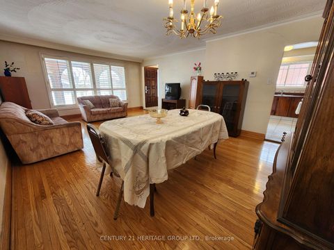 Photo 3 at 135 Derrydown Road, York University Heights, Toronto