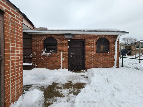 Photo 18 at 135 Derrydown Road, York University Heights, Toronto
