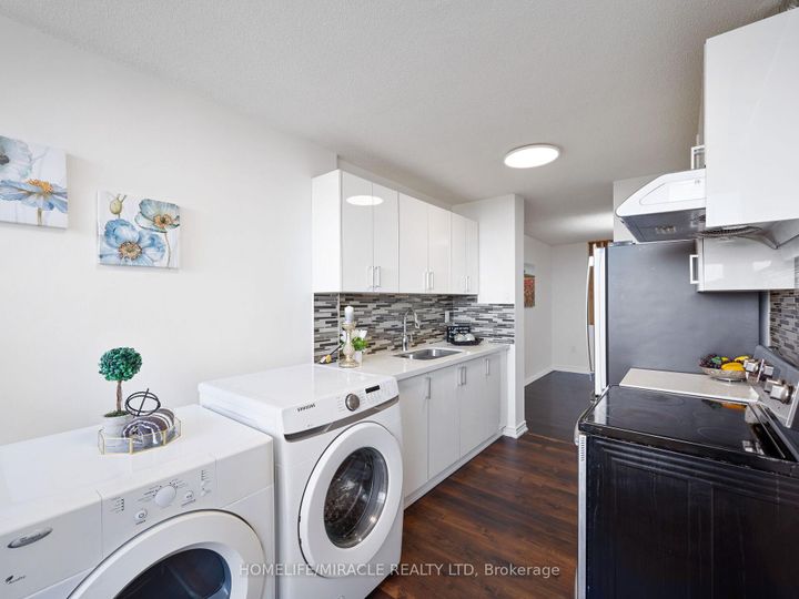 Photo 15 at 1511 - 4 Kings Cross Road, Queen Street Corridor, Brampton