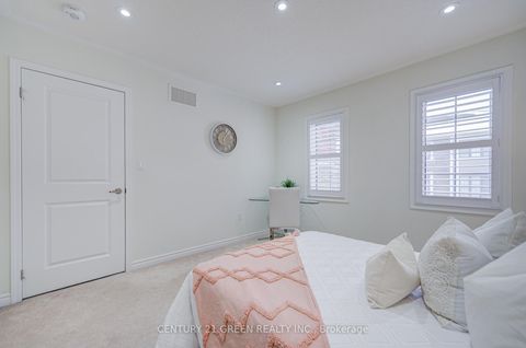 Photo 36 at 17 Windflower Way, Rural Whitby, Whitby