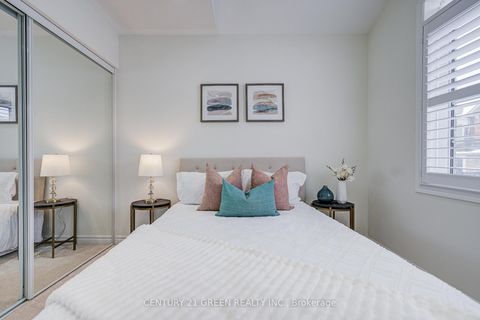 Photo 38 at 17 Windflower Way, Rural Whitby, Whitby