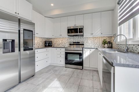 Photo 16 at 534 New England Court, Summerhill Estates, Newmarket