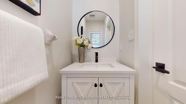 Photo 18 at 164 - 190 Harding Boulevard W, North Richvale, Richmond Hill