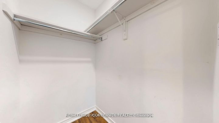 Photo 29 at 164 - 190 Harding Boulevard W, North Richvale, Richmond Hill