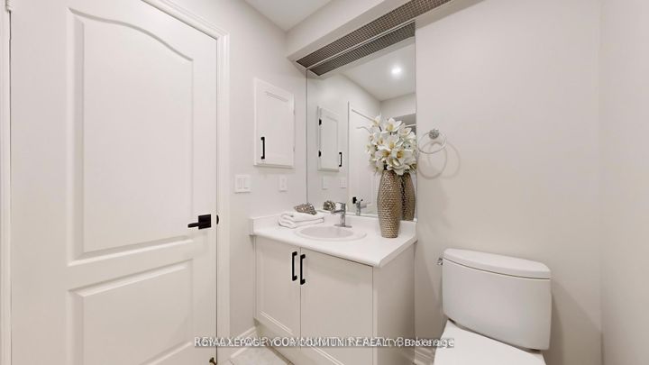 Photo 31 at 164 - 190 Harding Boulevard W, North Richvale, Richmond Hill