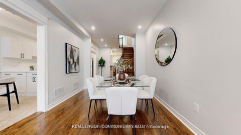 Photo 16 at 164 - 190 Harding Boulevard W, North Richvale, Richmond Hill