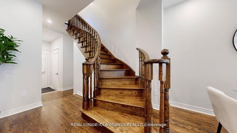 Photo 21 at 164 - 190 Harding Boulevard W, North Richvale, Richmond Hill