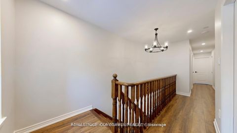 Photo 22 at 164 - 190 Harding Boulevard W, North Richvale, Richmond Hill