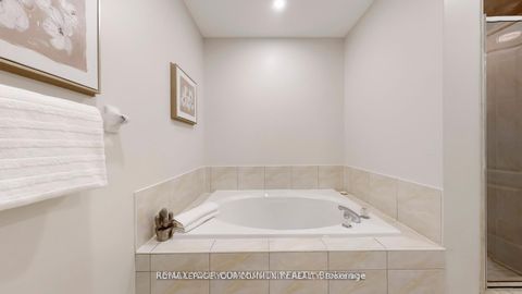 Photo 27 at 164 - 190 Harding Boulevard W, North Richvale, Richmond Hill