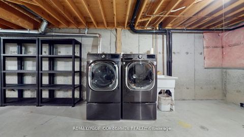 Photo 36 at 164 - 190 Harding Boulevard W, North Richvale, Richmond Hill