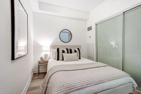 Photo 13 at 2210 - 426 University Avenue, University, Toronto