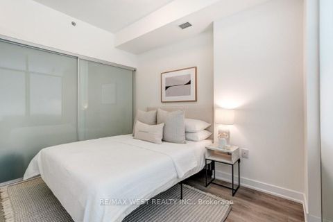 Photo 15 at 2210 - 426 University Avenue, University, Toronto