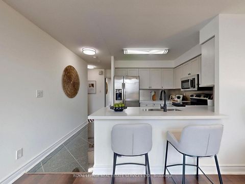 Photo 11 at 308 - 51 Baffin Court, Langstaff, Richmond Hill