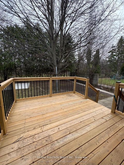 Photo 7 at 39 Bowerbank Drive, Newtonbrook East, Toronto