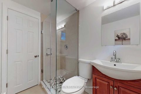 Photo 14 at 39 Bowerbank Drive, Newtonbrook East, Toronto