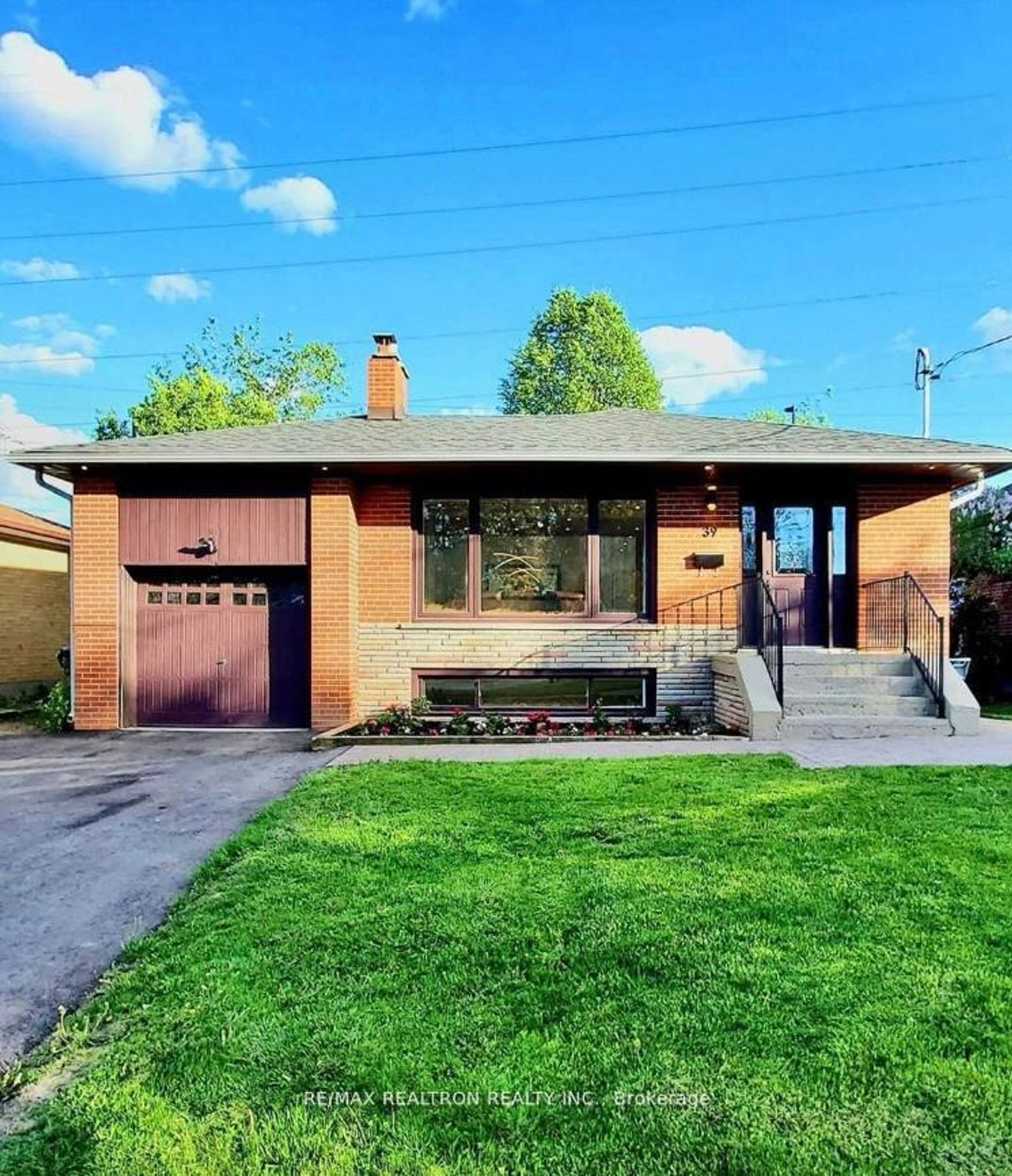 39 Bowerbank Drive, Newtonbrook East, Toronto 