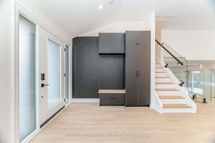 Photo 15 at 2276 Wyandotte Drive, WO West, Oakville