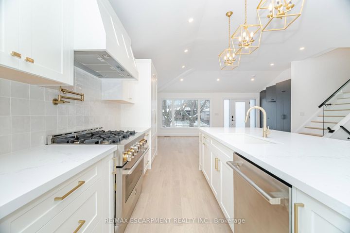 Photo 21 at 2276 Wyandotte Drive, WO West, Oakville