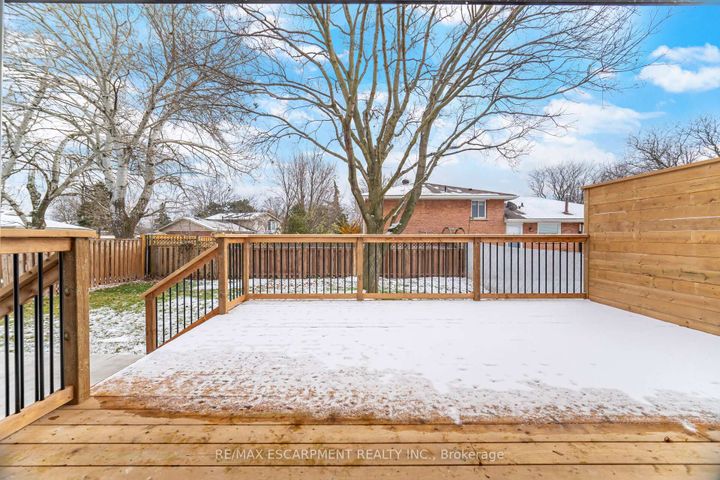 Photo 37 at 2276 Wyandotte Drive, WO West, Oakville