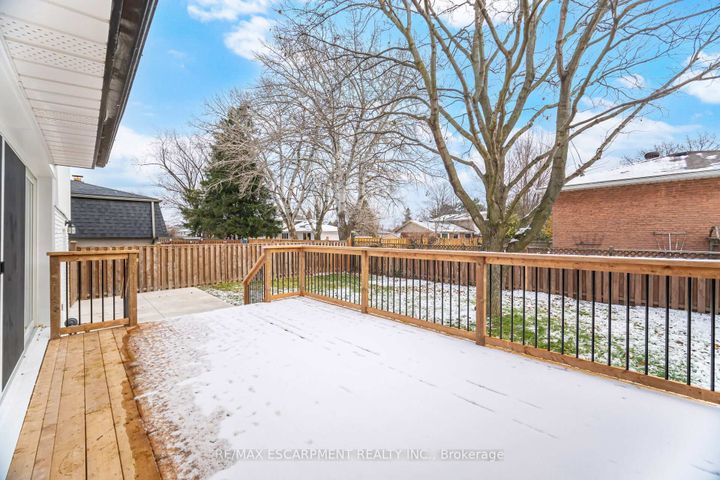 Photo 40 at 2276 Wyandotte Drive, WO West, Oakville