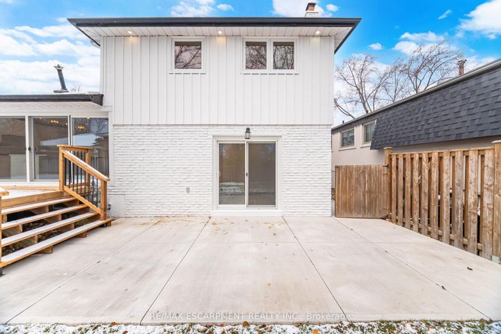 Photo 42 at 2276 Wyandotte Drive, WO West, Oakville