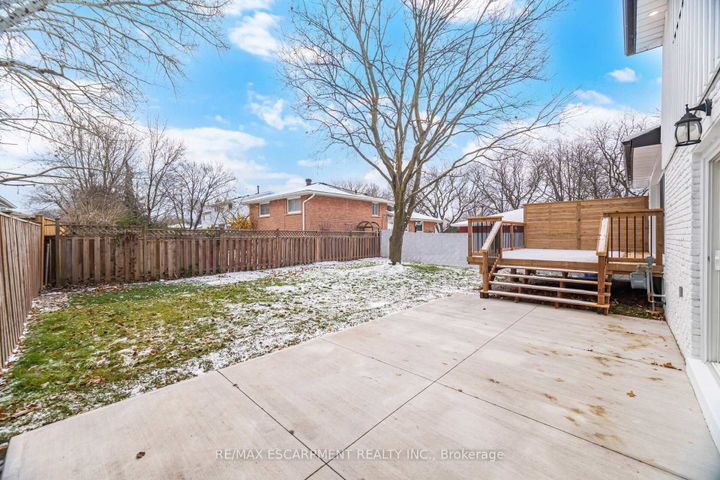 Photo 43 at 2276 Wyandotte Drive, WO West, Oakville