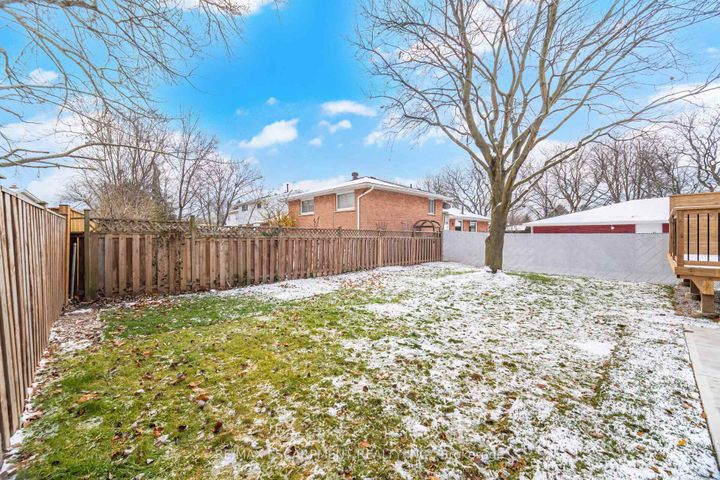 Photo 44 at 2276 Wyandotte Drive, WO West, Oakville