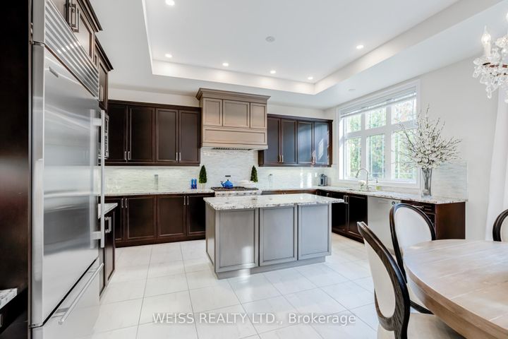 Photo 14 at 43 Chesney Crescent, Kleinburg, Vaughan