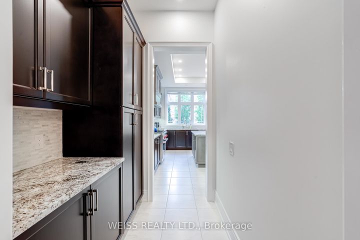 Photo 18 at 43 Chesney Crescent, Kleinburg, Vaughan