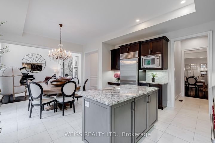 Photo 20 at 43 Chesney Crescent, Kleinburg, Vaughan