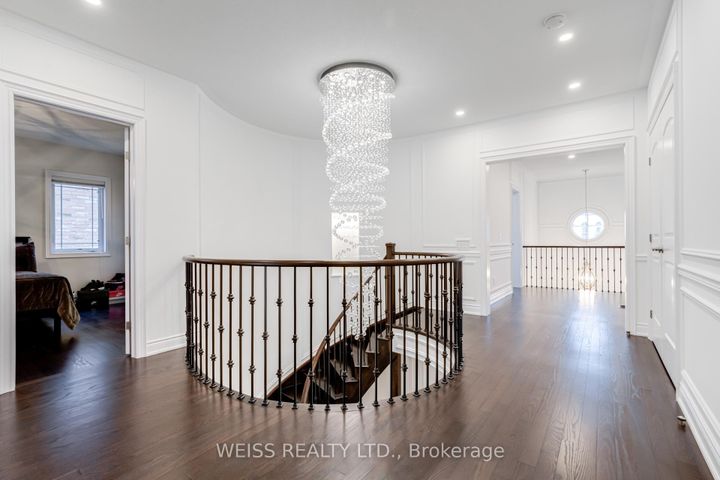 Photo 32 at 43 Chesney Crescent, Kleinburg, Vaughan