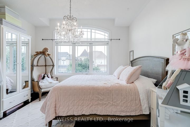 Photo 38 at 43 Chesney Crescent, Kleinburg, Vaughan