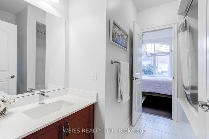 Photo 39 at 43 Chesney Crescent, Kleinburg, Vaughan