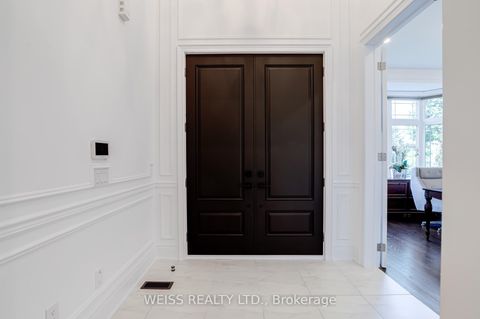 Photo 2 at 43 Chesney Crescent, Kleinburg, Vaughan