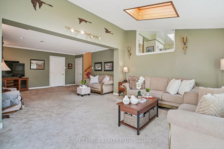 Photo 20 at 2335 Wyandotte Drive, WO West, Oakville