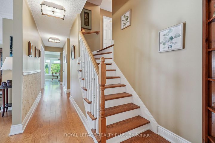 Photo 22 at 2335 Wyandotte Drive, WO West, Oakville