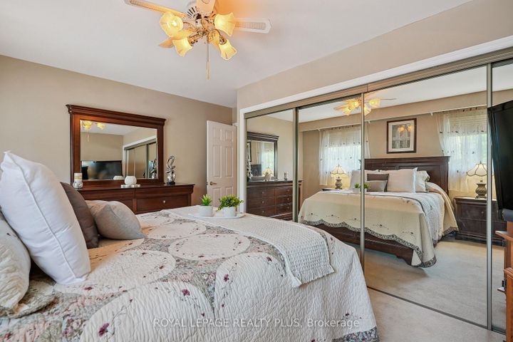 Photo 24 at 2335 Wyandotte Drive, WO West, Oakville