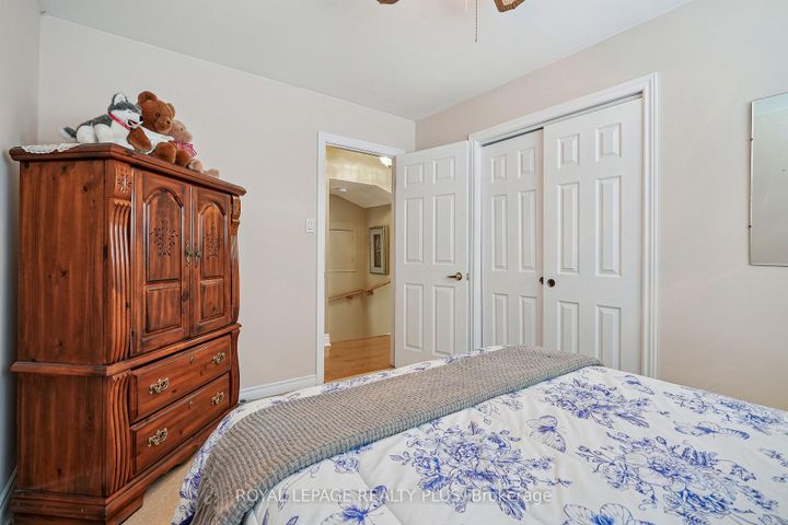 Photo 26 at 2335 Wyandotte Drive, WO West, Oakville