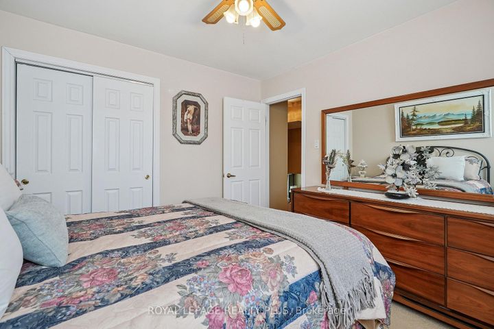 Photo 28 at 2335 Wyandotte Drive, WO West, Oakville