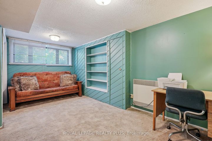 Photo 31 at 2335 Wyandotte Drive, WO West, Oakville