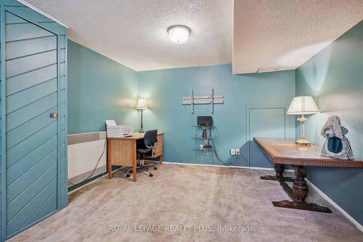 Photo 32 at 2335 Wyandotte Drive, WO West, Oakville