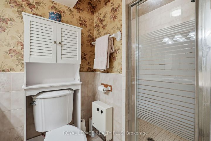 Photo 34 at 2335 Wyandotte Drive, WO West, Oakville