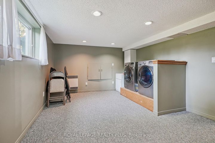 Photo 35 at 2335 Wyandotte Drive, WO West, Oakville